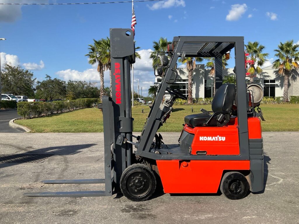 KOMATSU FORKLIFT MODEL FG-15ST-15