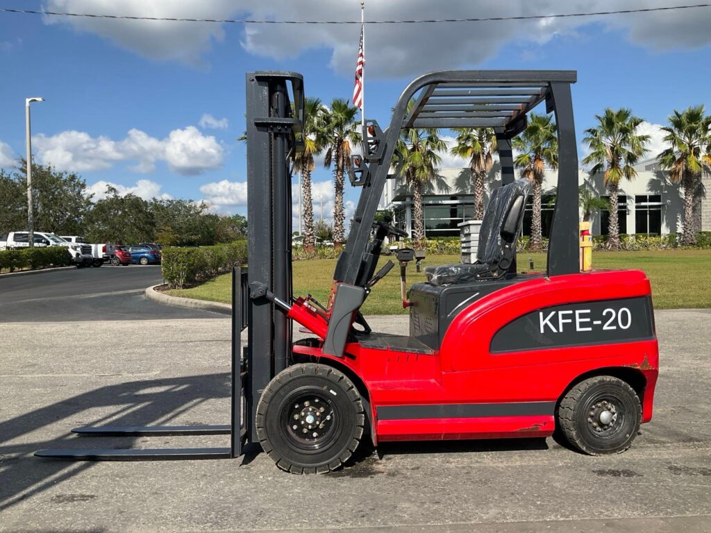 2024 AGT FORKLIFT MODEL KFE-20; ELECTRIC POWERED; APPROXIMATE LOAD CAPICITY 2000 KG