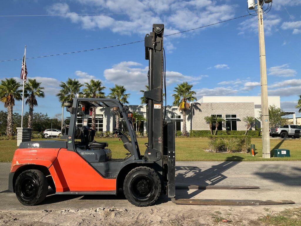 TOYOTA FORKLIFT TRUCK MODEL 8FG8OU